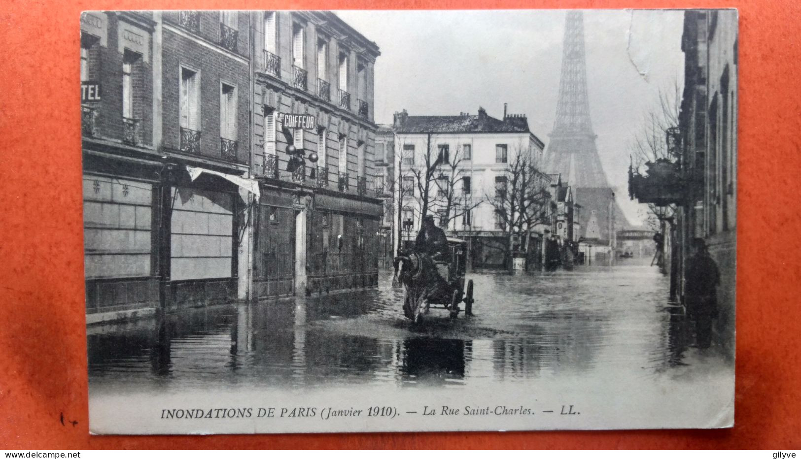 CPA (75) Inondations De Paris.1910. La Rue Saint Charles.  (7A.880) - La Crecida Del Sena De 1910