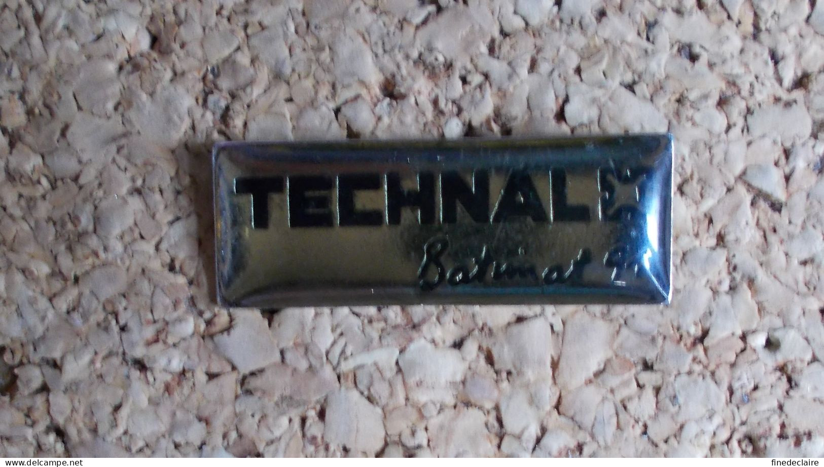 Pin's - Technal Batimat 91 - Trademarks