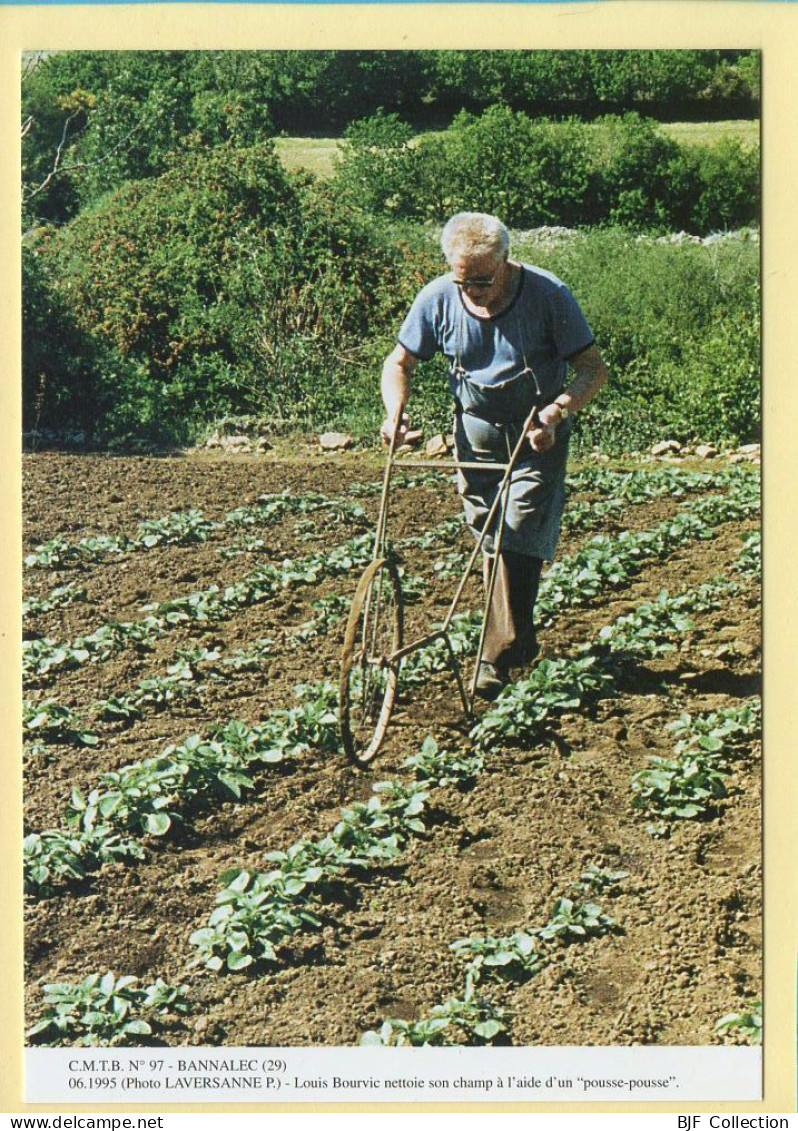 Louis BOURVIC Nettoie Son Champs  L'aide D'un Pousse-pousse / BANNALEC (29) (LAVERSANNE P.) C.M.T.B. N° 97 / 400 Ex - Landbouwers