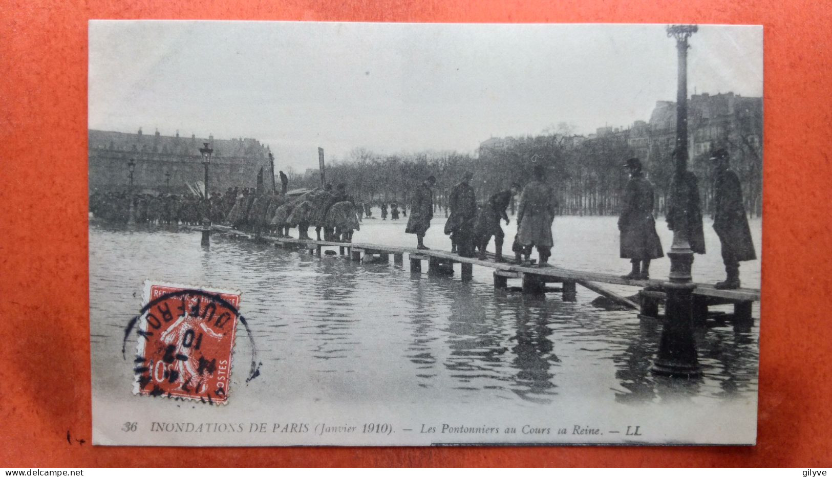 CPA (75) Inondations De Paris.1910. Les Pontonniers Au Cours La Reine .  (7A.894) - De Overstroming Van 1910