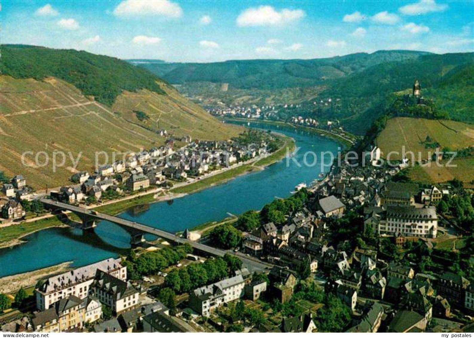 72713037 Cochem Mosel Fliegeraufnahme Blick Vom Pinnerkreuz Auf Mosel Cochem - Cochem