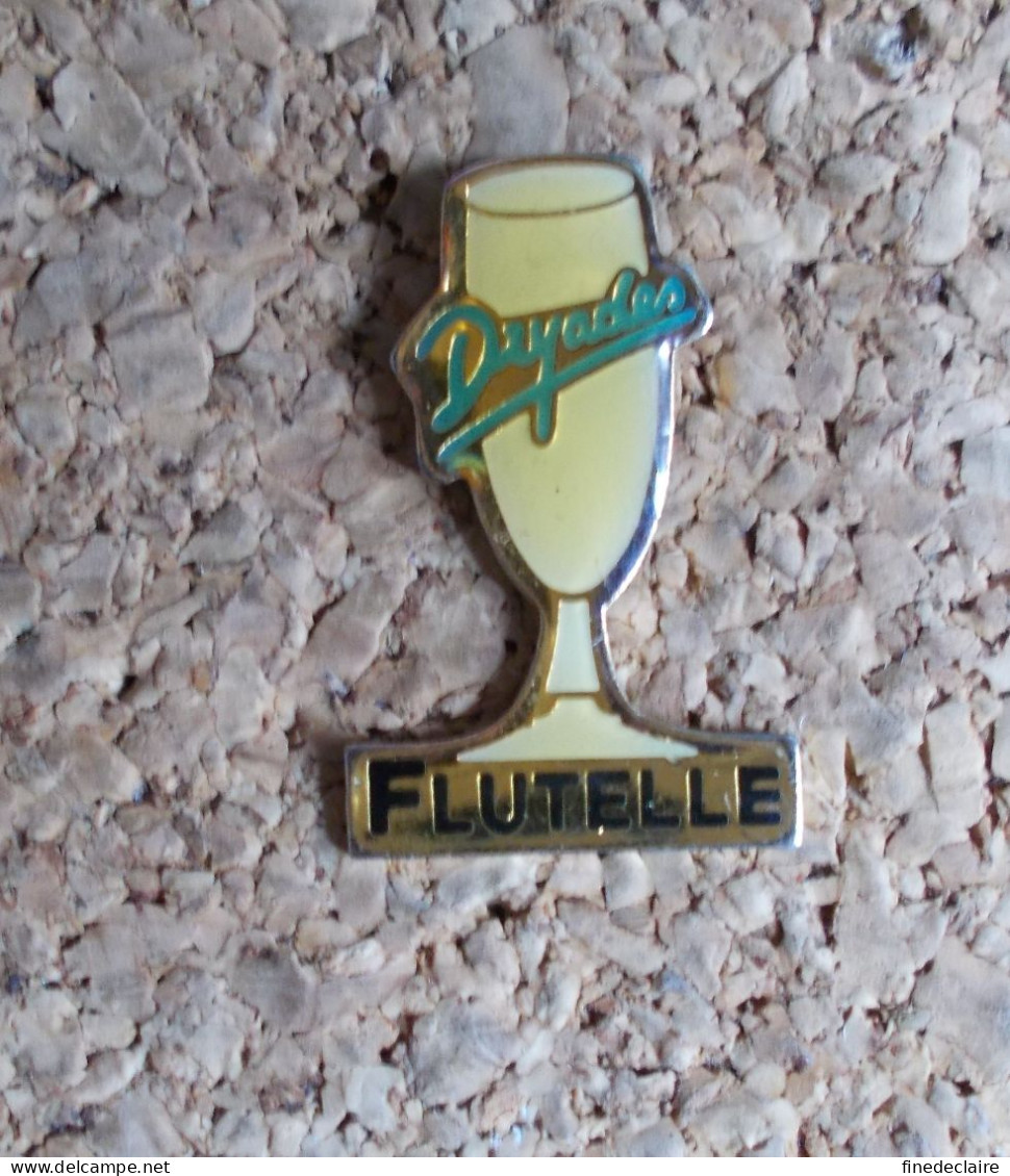 Pin's - Flutelle - Trademarks