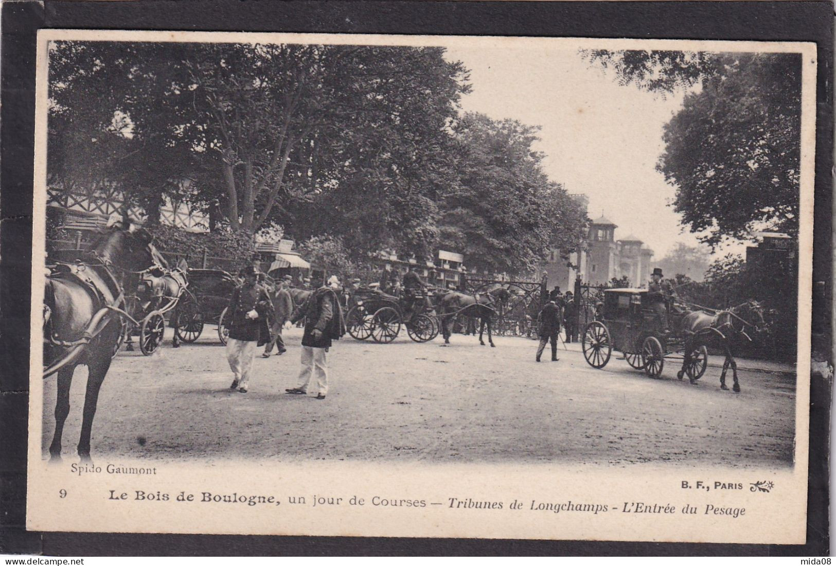 75. PARIS . Le Bois De Boulogne , Un Jour De Courses . Tribunes De Longchamps . L'Entrée Du Pesage . Animée N: 9 - Distrito: 16