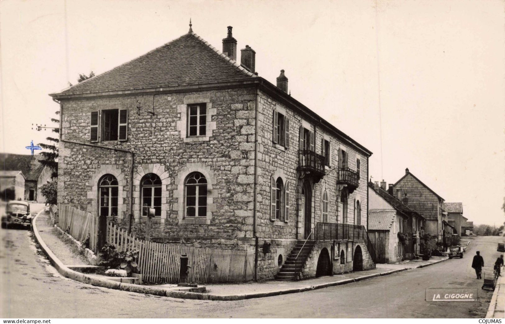 39 - MOUCHARD _S28936_ L'Hôtel De Ville - CPSM 14x9cm - Sonstige & Ohne Zuordnung