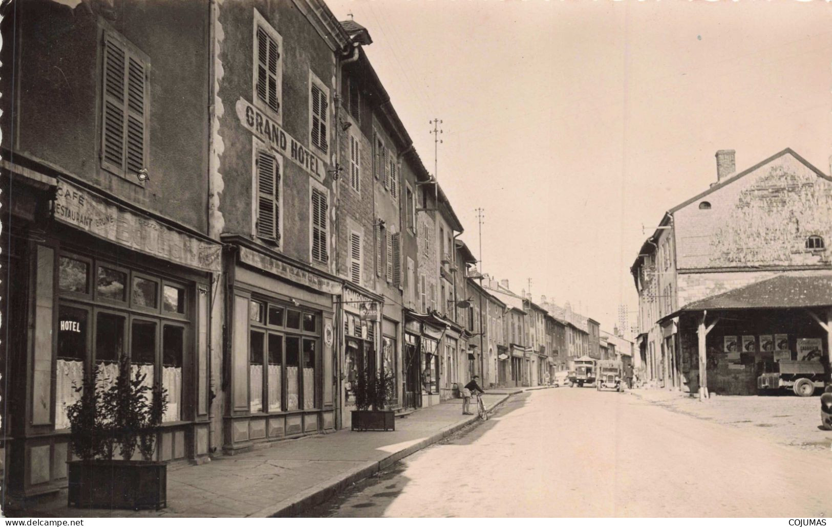 39 - COUSANCE _S28937_ Le Bourg - Grand Hôtel - Automobile - CPSM 14x9cm - Sonstige & Ohne Zuordnung