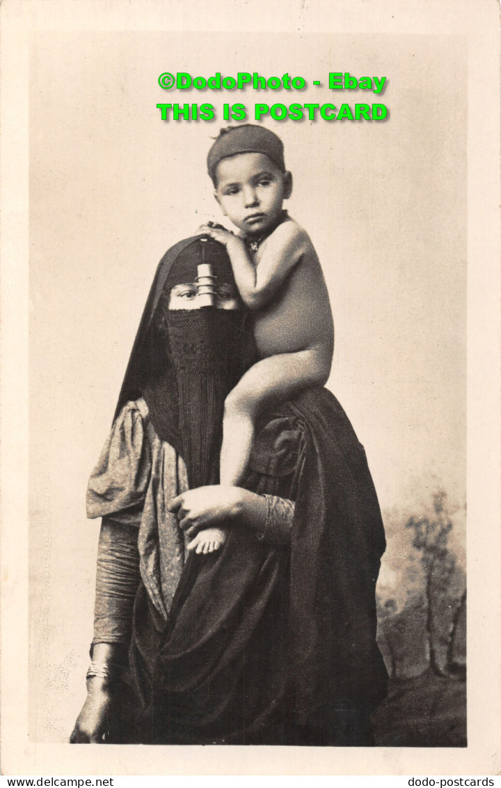 R421357 Cairo. Native Woman. Zogolopoulo Freres. Egypt - Monde