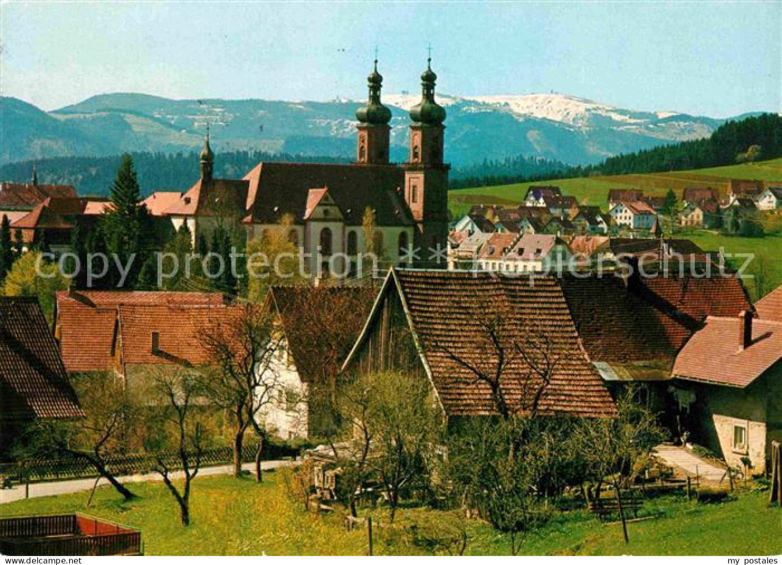 72707832 St Peter Schwarzwald Ortsansicht Mit Kirche Mit Blick Zum Feldberg St.  - St. Peter