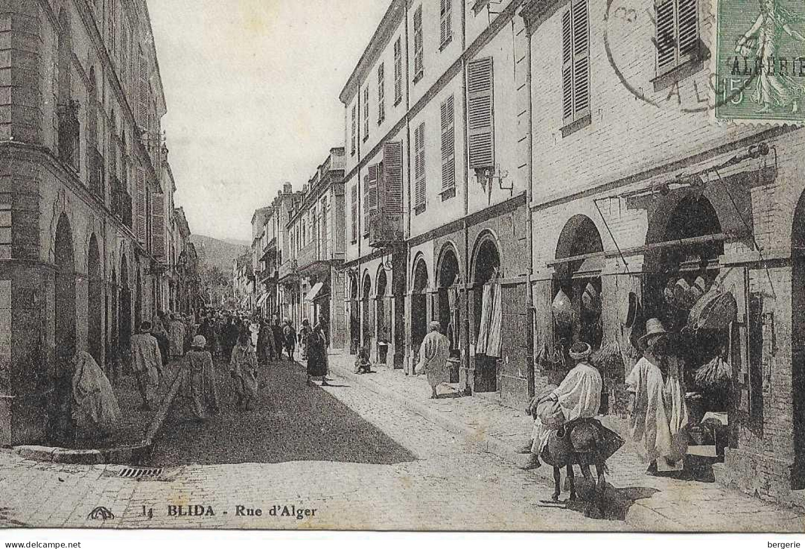 E/ 01        -   Algérie    -   Blida       Rue D'alger - Blida