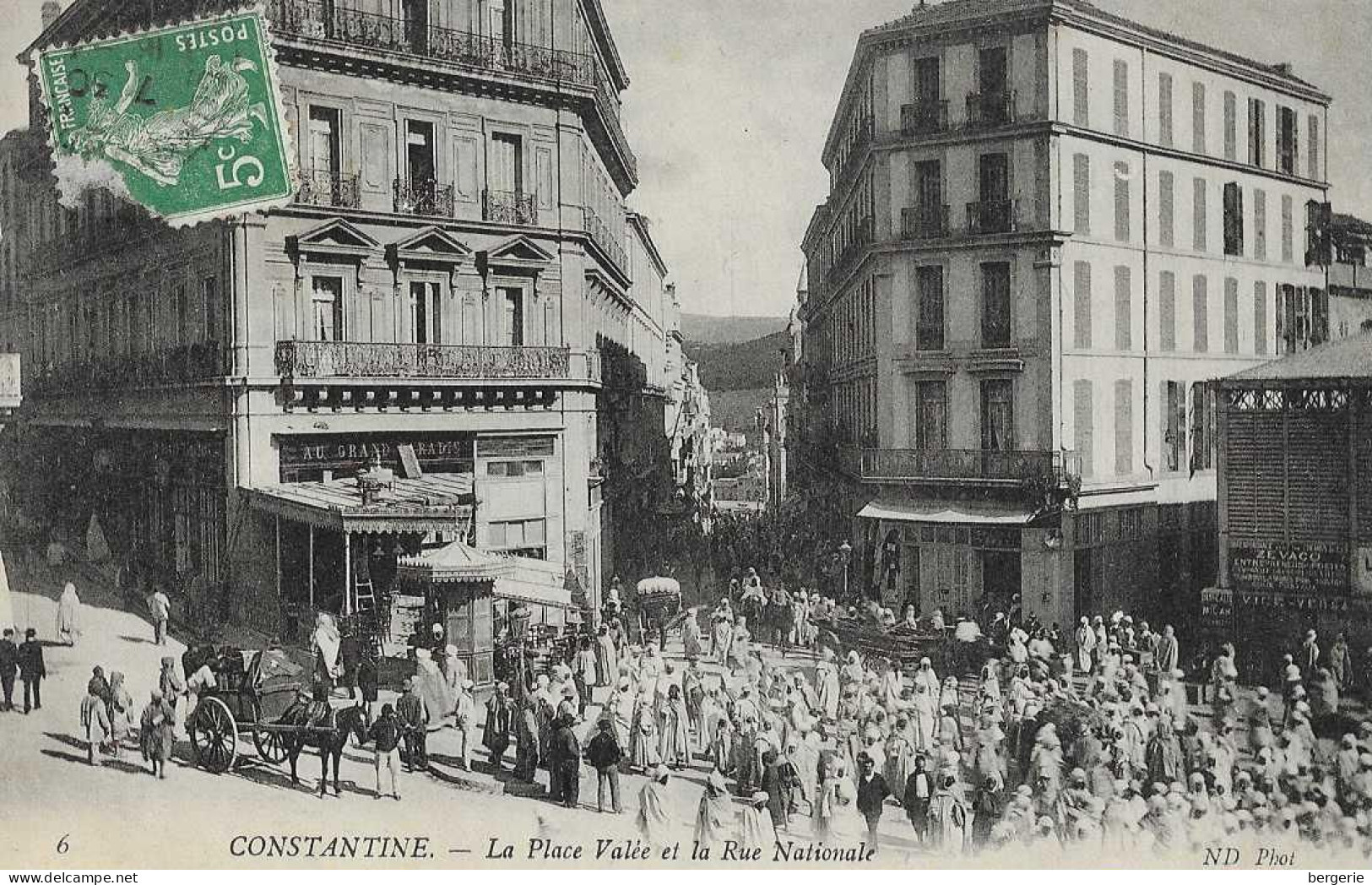 E/ 01        -   Algérie    -    Constantine     -   La Place Valée Et La Rue Nationale - Konstantinopel