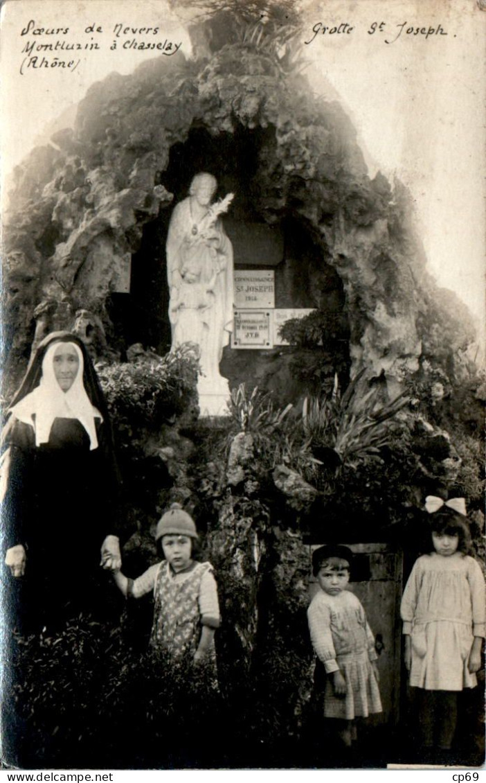 Carte Photo Chasselay Canton De Limonest Soeurs De Nevers Grotte St-Joseph .... Rhône Carte Photo Non Ecrite Au Dos B.E - Autres & Non Classés