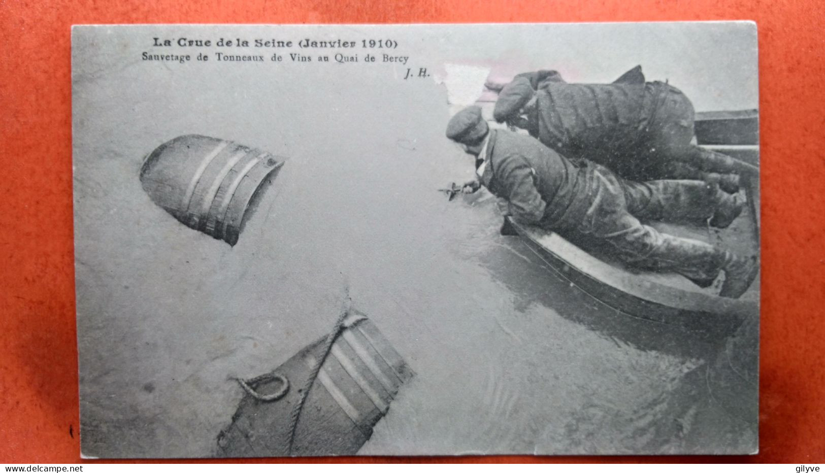 CPA (75) La Crue De La Seine. Paris. Sauvetage De Tonneaux De Vins Au Quai De Bercy.  (7A.938) - Überschwemmung 1910