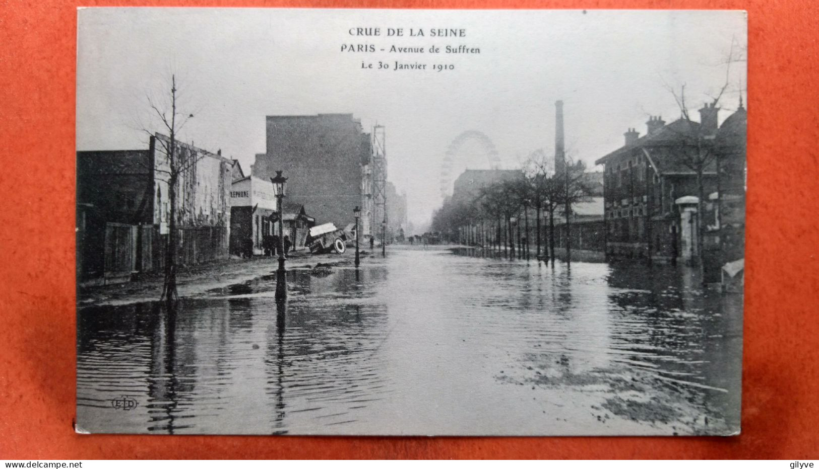 CPA (75)  Crue De La Seine. Paris. Avenue De Suffren.  (7A.942) - La Crecida Del Sena De 1910