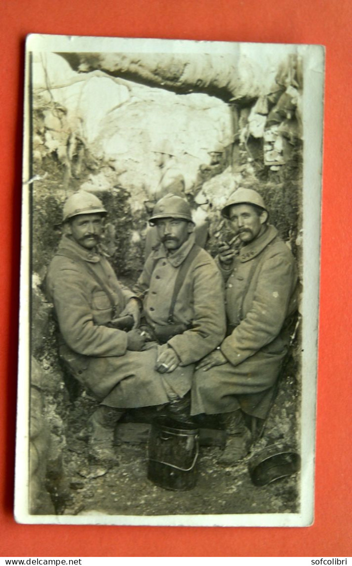 Carte Photo : 3 Soldats Dans Une Tranchée... - War 1914-18