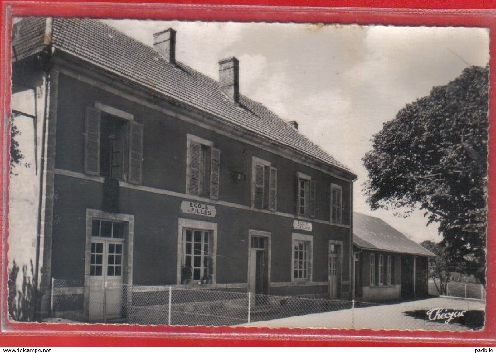 Carte Postale 23. Janaillat  école Des Filles  Très Beau Plan - Other & Unclassified