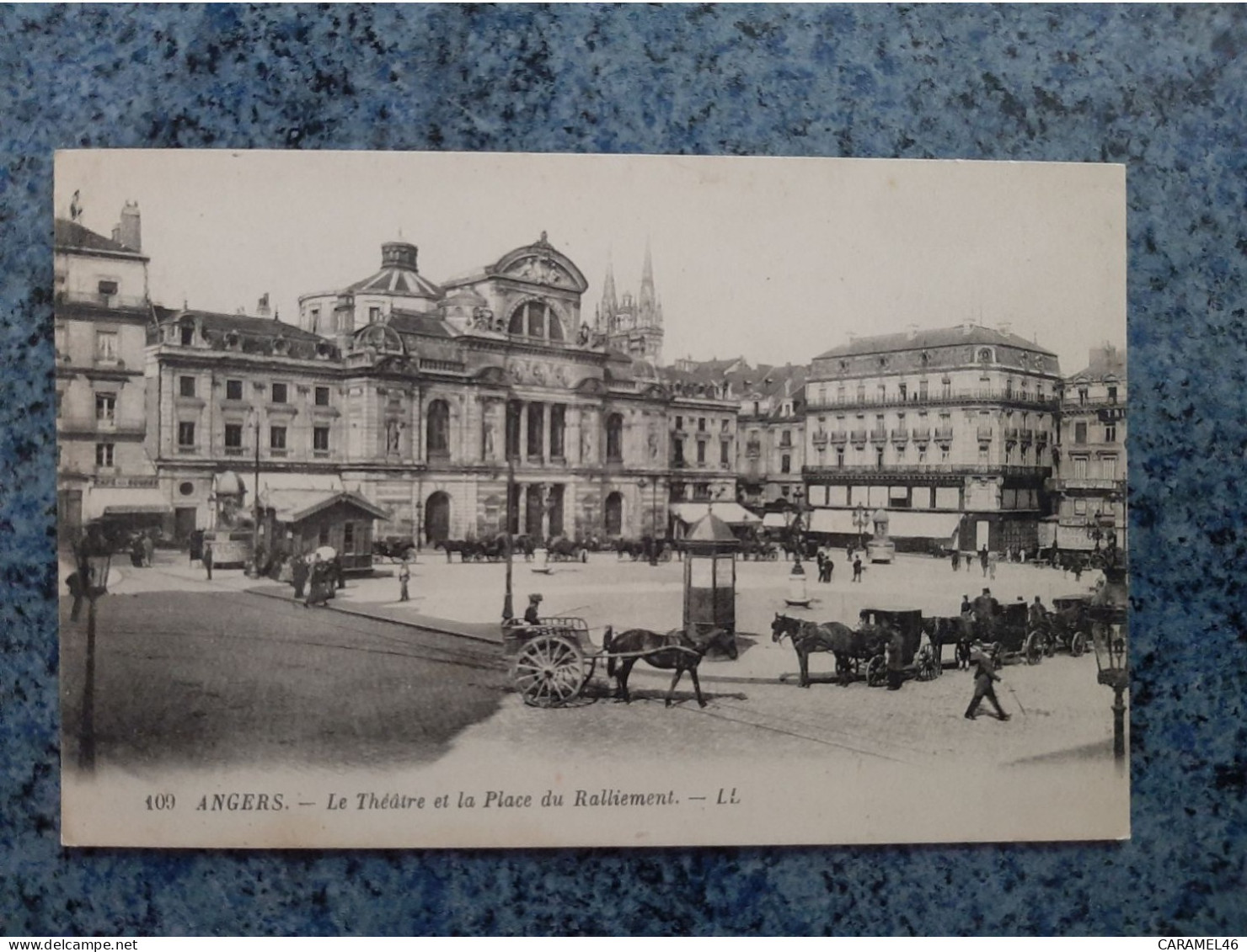 CPA  - 109  - ANGERS  - LE THEATRE ET LA PLACE DU RALLIEMENT - Angers