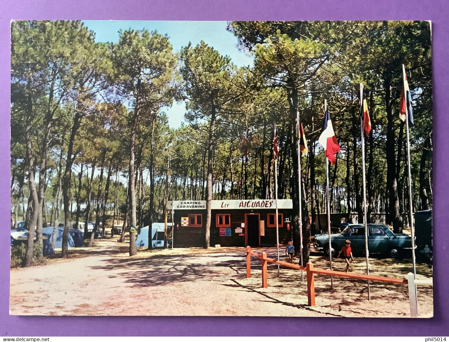 85   CPSM    BOURGUENAY Par Talmont     Camping Caravaning « LES AIGUADES »  Peugeot 404      Bon état - Autres & Non Classés