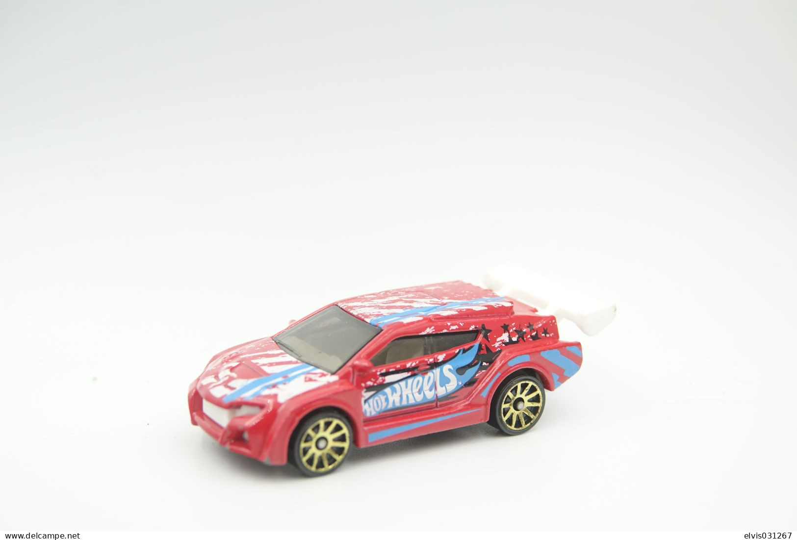 Hot Wheels Mattel Loop Coupe Issued 2015, Scale 1/64 - Matchbox (Lesney)