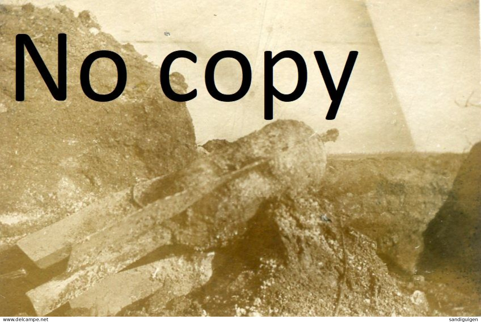 PHOTO ALLEMANDE - TORPILLE DE CRAPOUILLOT A LA BOISELLE PRES DE THIEPVAL - ALBERT SOMME GUERRE 1914 1918 - Krieg, Militär