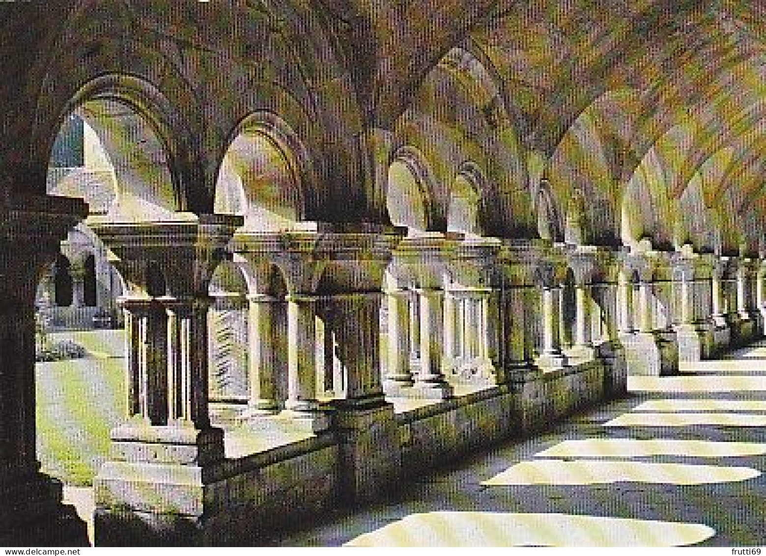 AK 211727 FRANCE - Vezelay - Abbaye De Fontenay - Le Cloitre - Andere & Zonder Classificatie