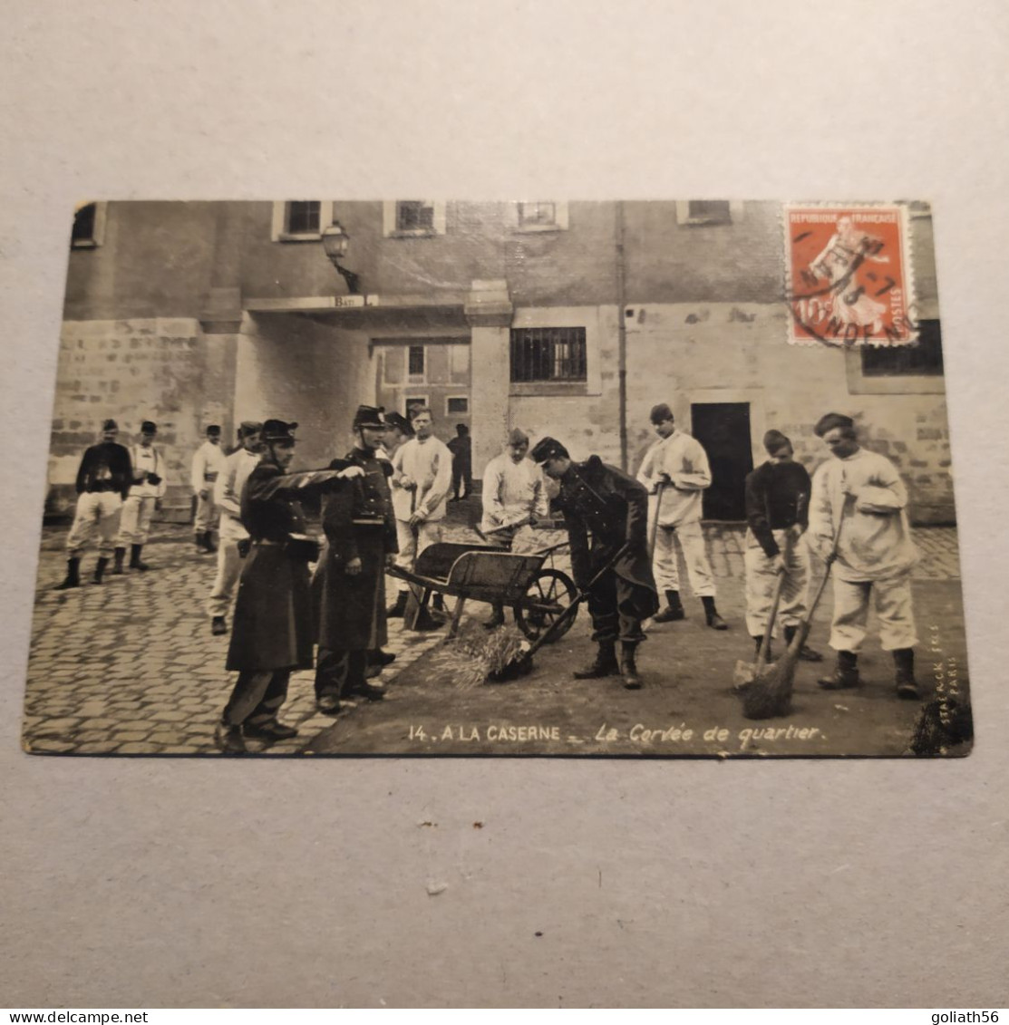 CPA Photo A La Caserne - La Corvée De Quartier - N°14 - Daté 1913 - Carte Très Animée - Characters