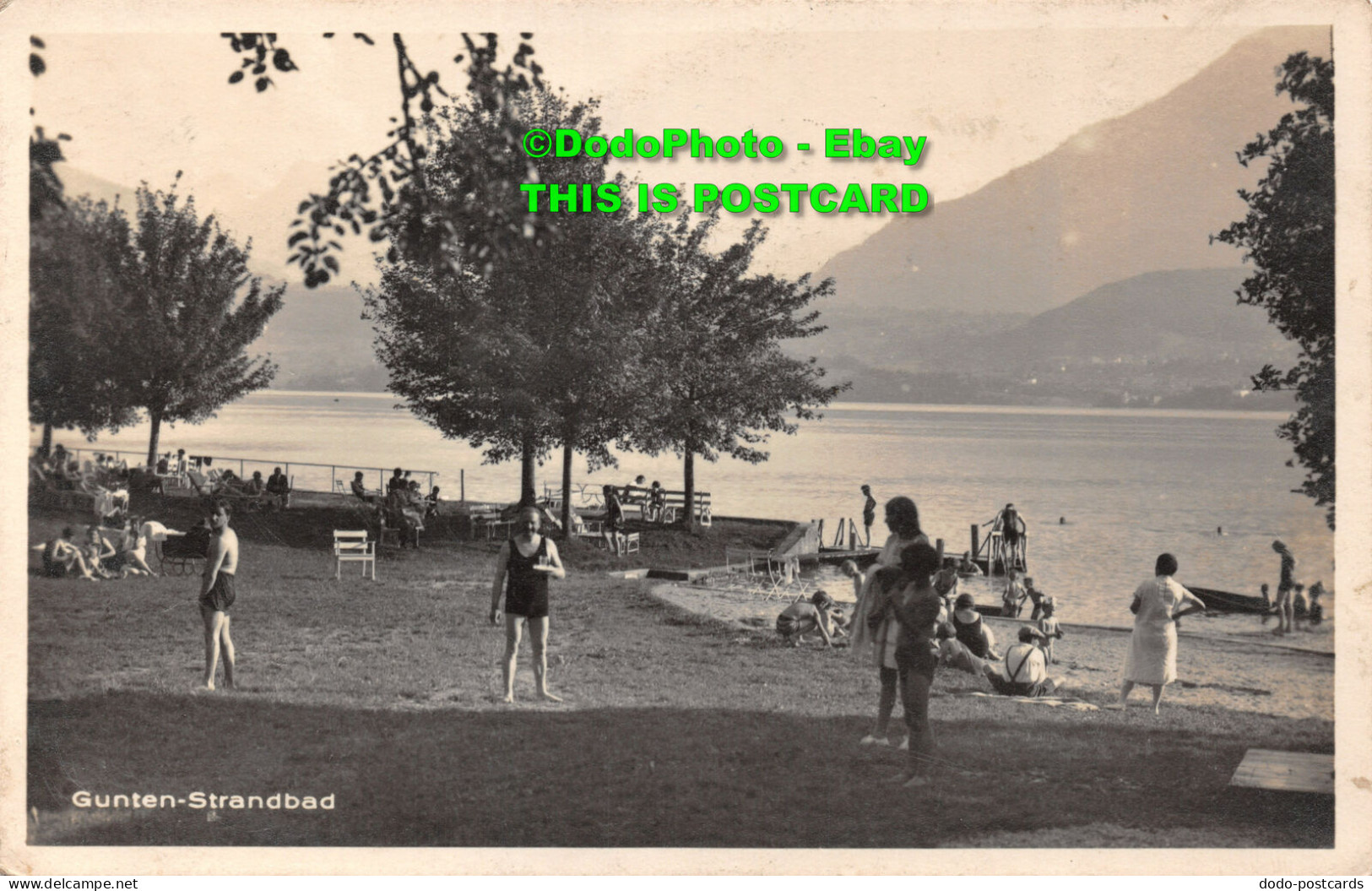 R421833 Gunten. Strandbad. Ansichtskartenverlag A. G. Bern. 1928 - Monde
