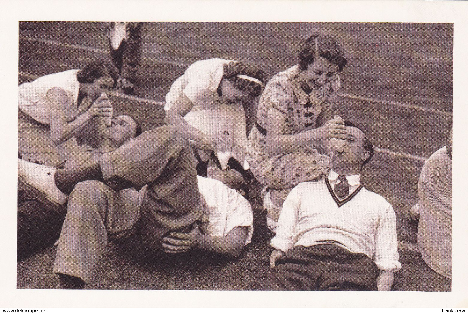 Nostalgia Postcard - Police 'On The Bottle' At A LMS Railway Sports Meeting At Wimbledon 1937 - VG - Non Classés