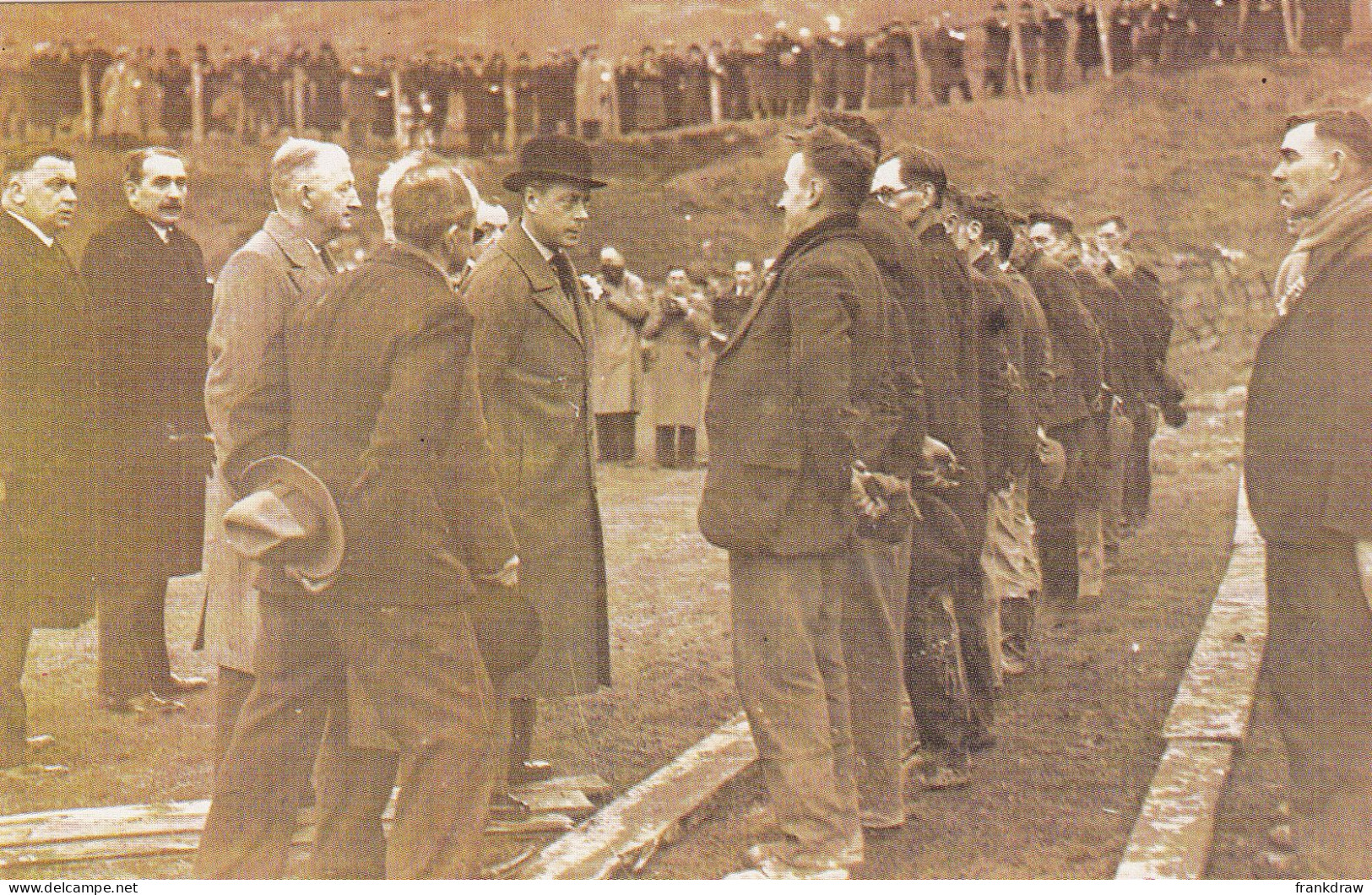 Nostalgia Postcard - King Edward VIII Talking To The Unemployed During His Tour Of South Wales November 1936 - VG - Unclassified