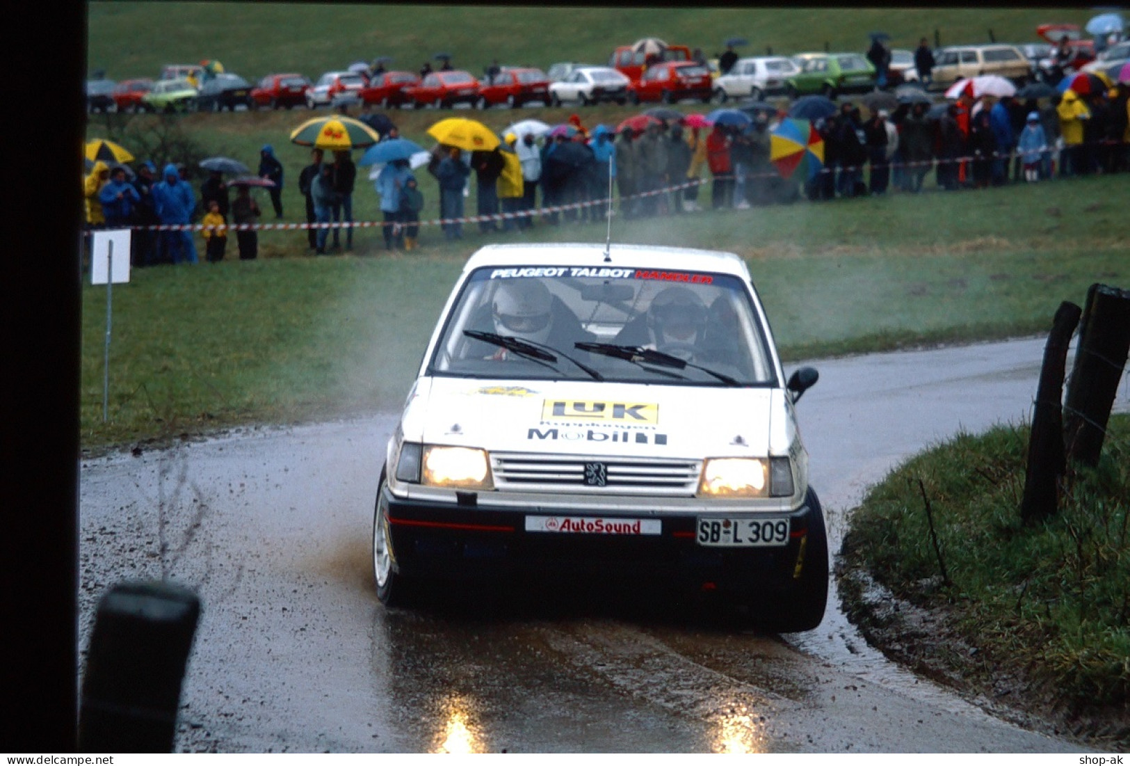 Dia0268/ 2 X DIA Foto Auto Saarland-Rallye 1988 Grundel/Hopfe Peugeot 309 GTi  - Auto's