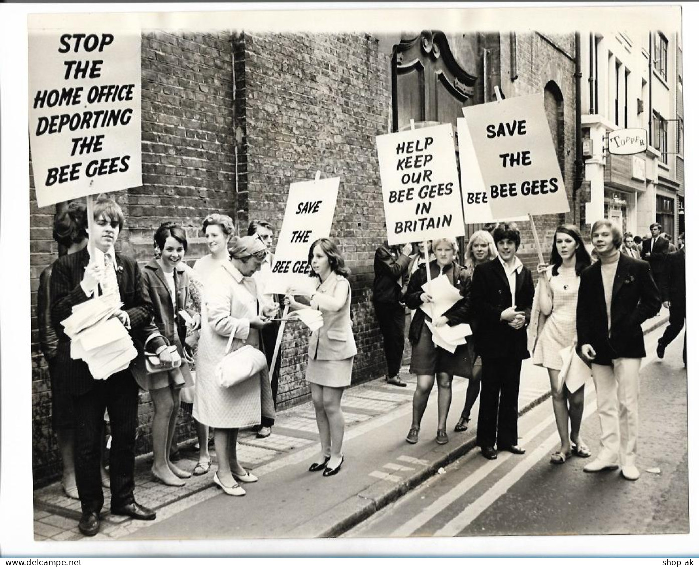 C6283/ Demonstration Für Die Bee Gees Aufenthaltsrecht In England Foto 1967 - Otros & Sin Clasificación