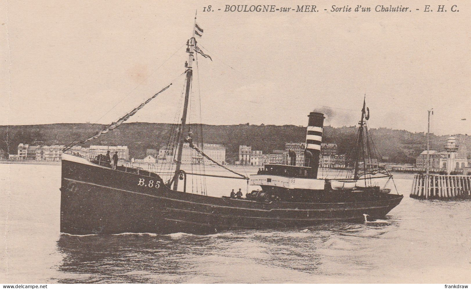 Postcard - Boulogne - Sur - Mer  - Sortie D'un Chalutier, E.H.C - Card No.18 - Very Good - Ohne Zuordnung