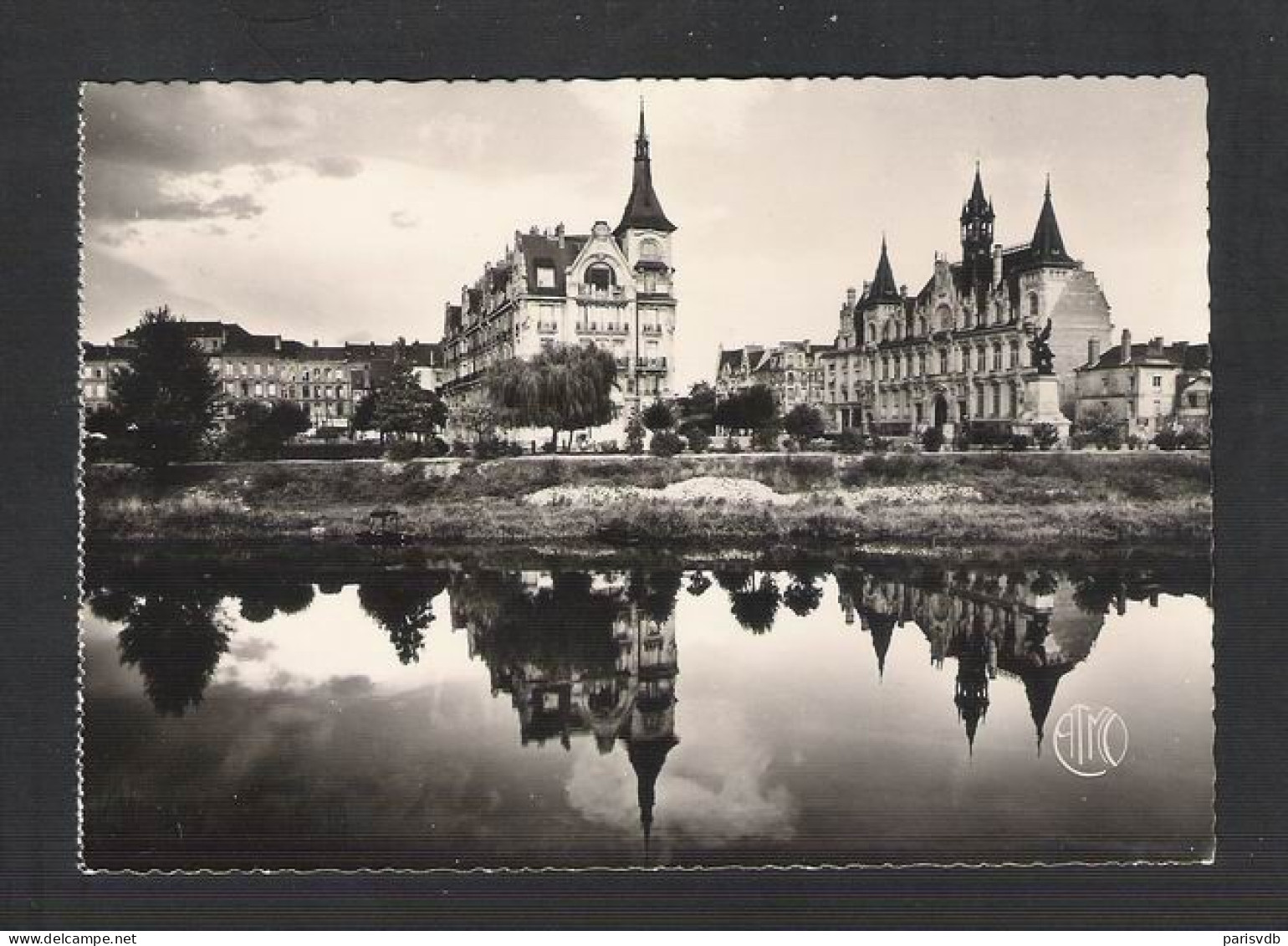 MEZIERES (Ardennes) - L'Hôtel De Ville Et Le Bâtiment Communal   (FR 20.229) - Charleville