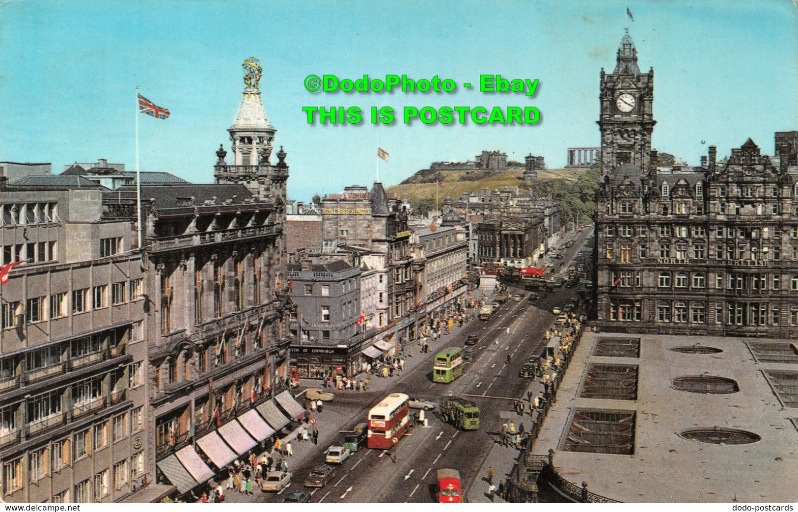 R421516 Princes Street And Calton Hill From The Scott Monument. PT37004. Precisi - Monde