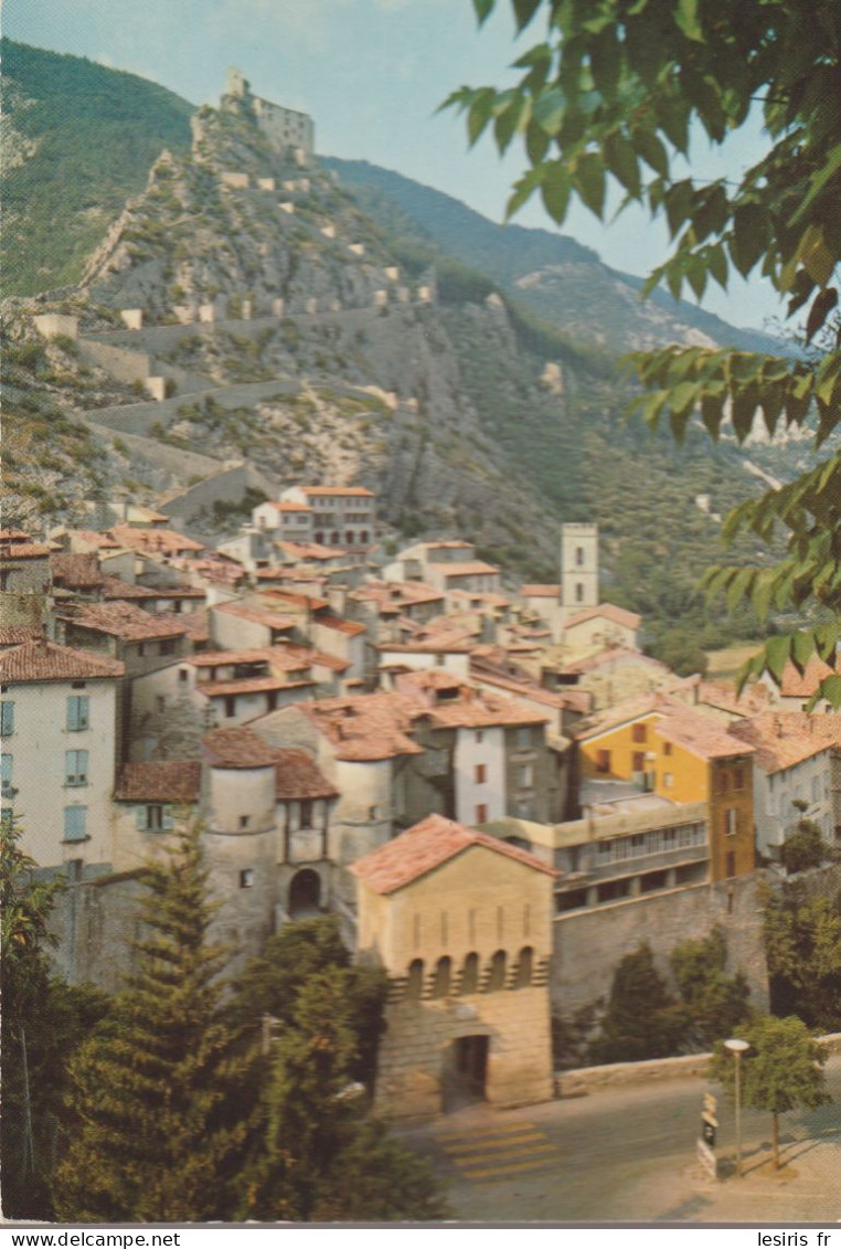 C.P. - PHOTO - ENTREVAUX - LA CITE DOMINEE PAR LE CHATEAU FORT - ADIA - L 794 - Autres & Non Classés