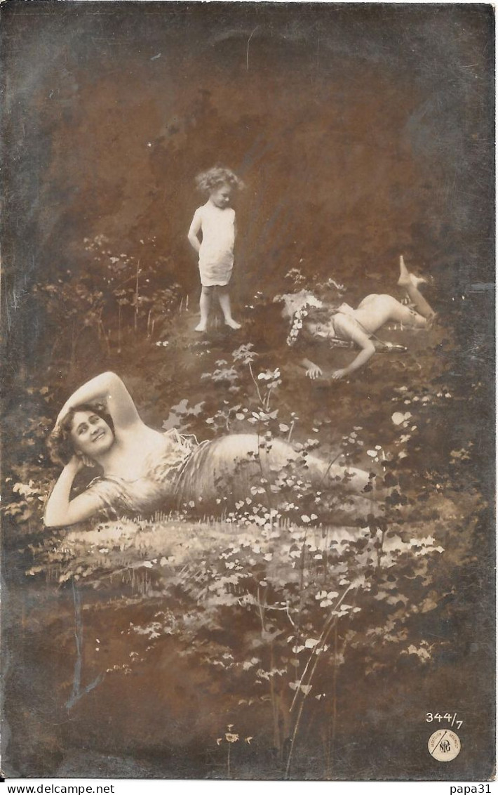 Une Femme Avec Des Enfants- Photo Dun Militaire Dans Le Dos De La Carte - Carte De  1916 - Guerre 1914-18