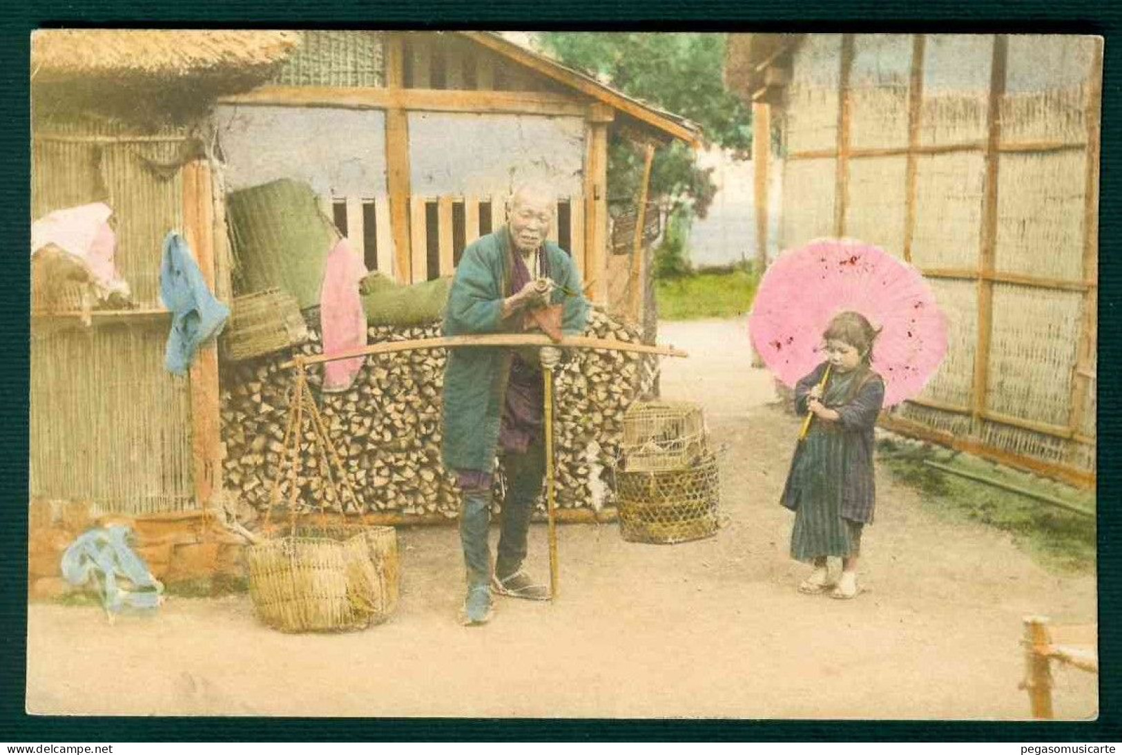 BJ021 JAPAN GIAPPONE OLD MAN AND CHILDREN FAMILY WOOD  OLD ORIGINAL POSTCARD - Otros & Sin Clasificación