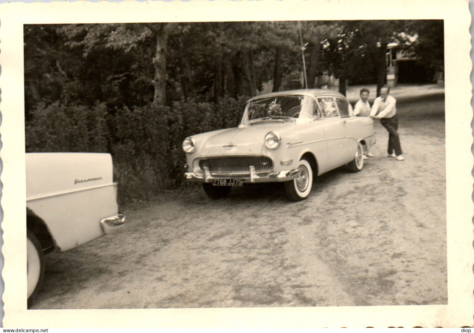 Photographie Photo Vintage Snapshot Amateur Automobile Voiture Auto  - Automobiles