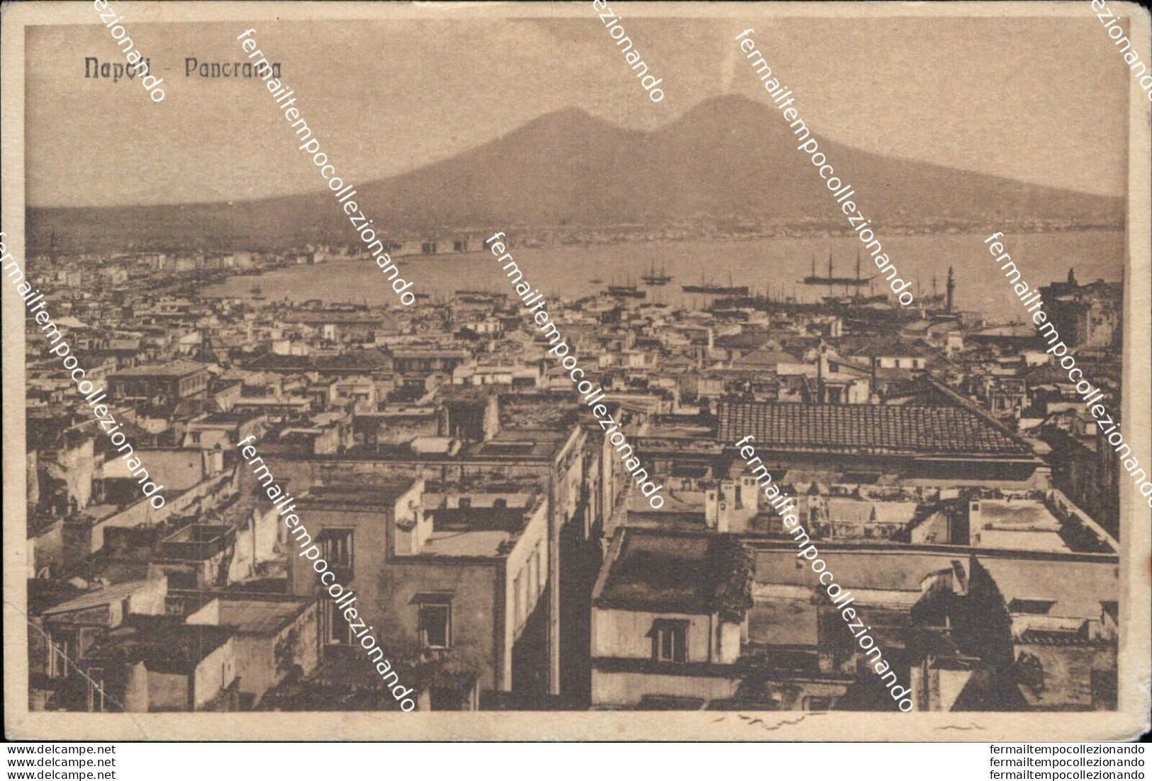 At175  Cartolina Napoli Citta' Panorama Piega - Napoli