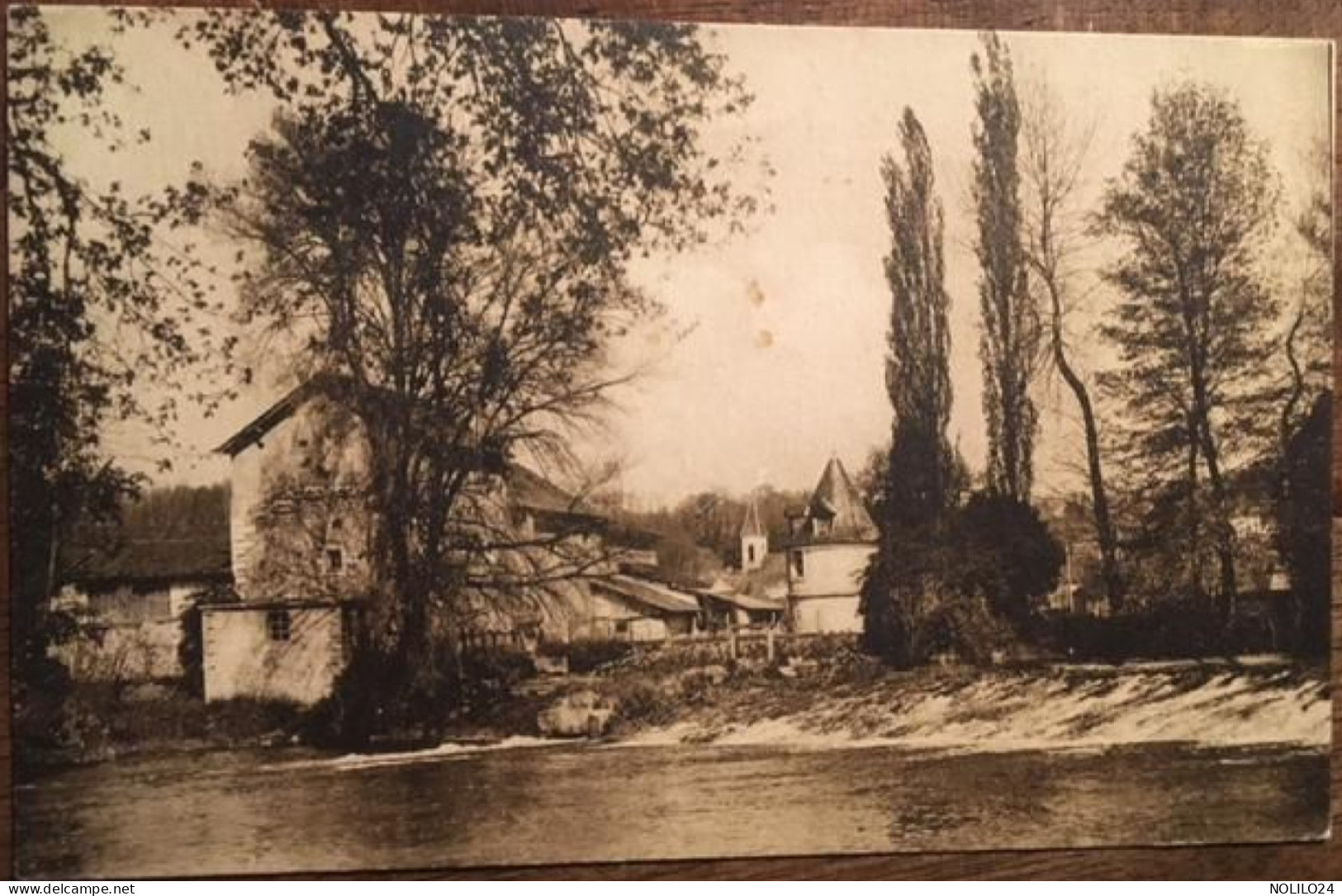 Cpa 24 Dordogne, SAVIGNAC LES EGLISES, Barrage Sur L'Isle, éd Guillemart, Non écrite - Altri & Non Classificati