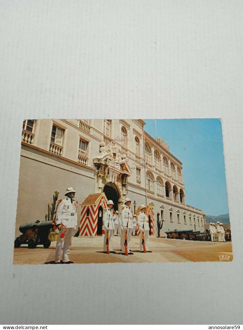 CARTOLINE: MONACO - LA RELEVE DE LA GARDE PRINCIERE DEVANT LE PALAIS - VIAGGIATA - F/G - COLORI - LEGGI - Casino