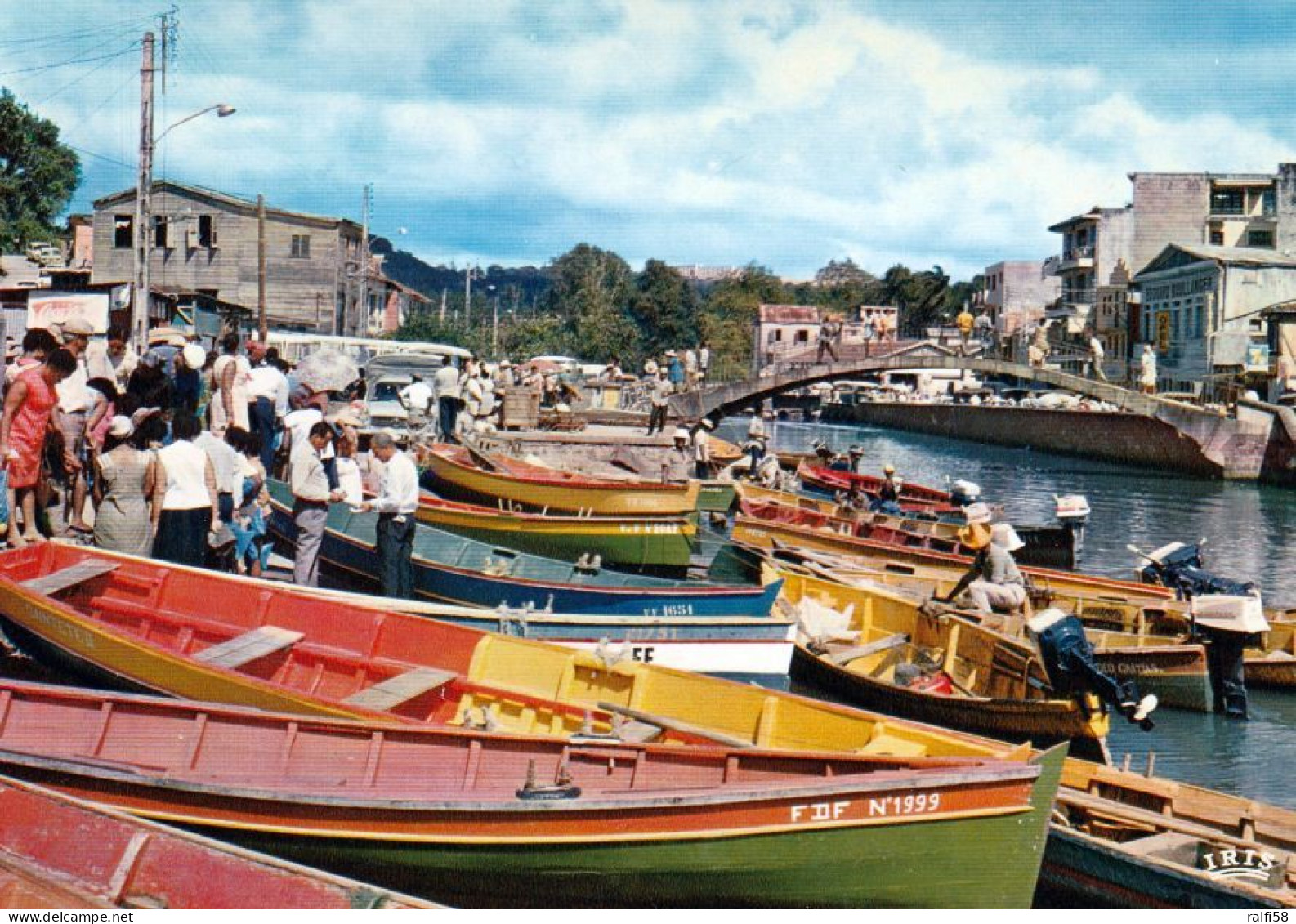 1 AK Martinique * Fort-de-France Der Hauptort Von Martinique - Fischverkauf Im Hafen Von Fort-de-France  IRIS Karte 5497 - Fort De France