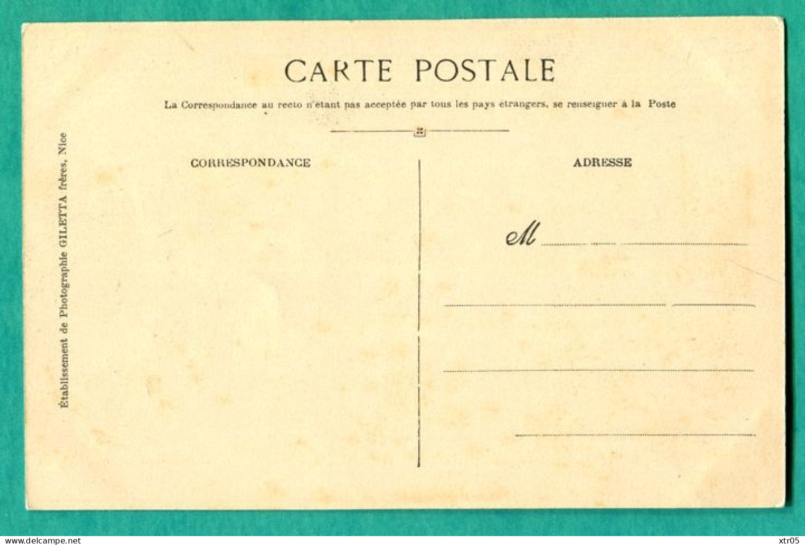 Annot - La Place Et Le Kiosque Aux Cartes Postales - Sonstige & Ohne Zuordnung