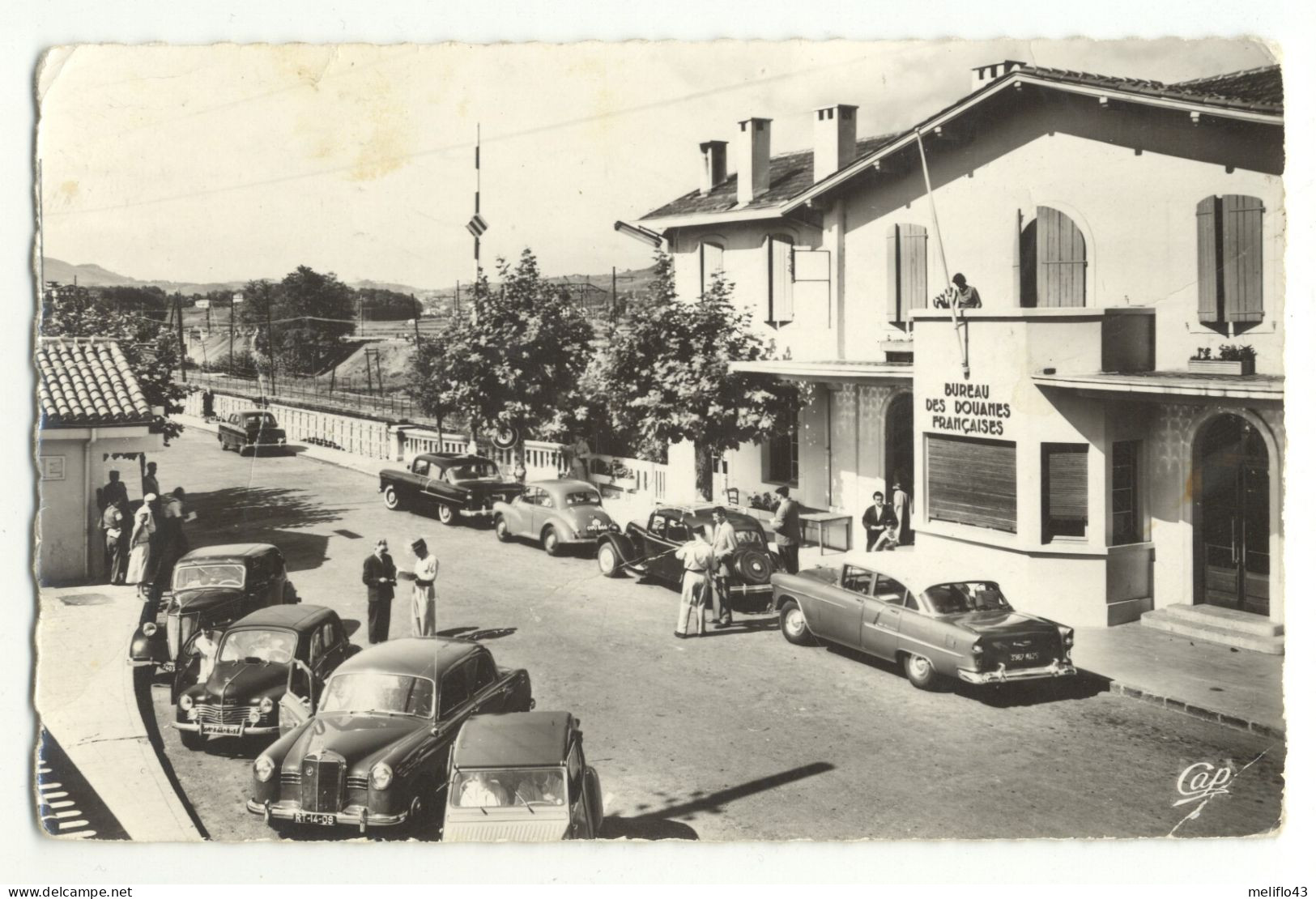 64/ CPSM - Hendaye - Frontiere Franco Espagnole - Le Pont Internationale (vieilles Voitures) - Hendaye