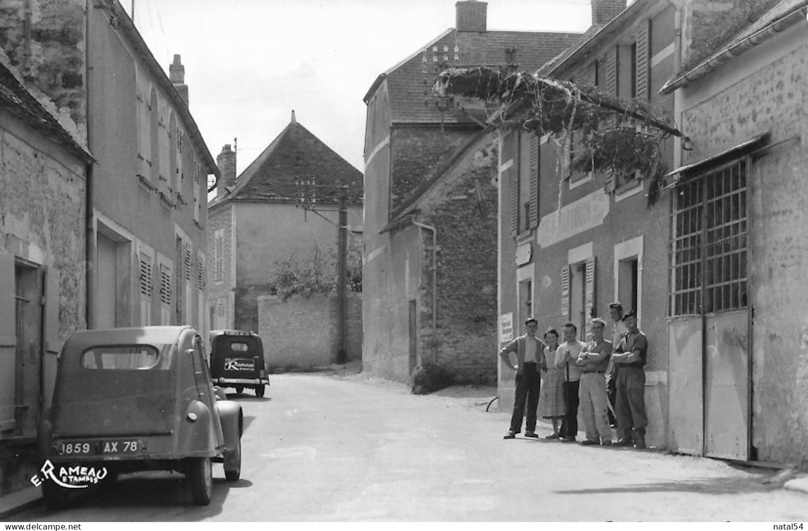 91 - Saint Cyr La Rivière - Le Carrefour - Animée - 2CV Citroën - CPM Au Format 9 X 14 Neuve - Other & Unclassified