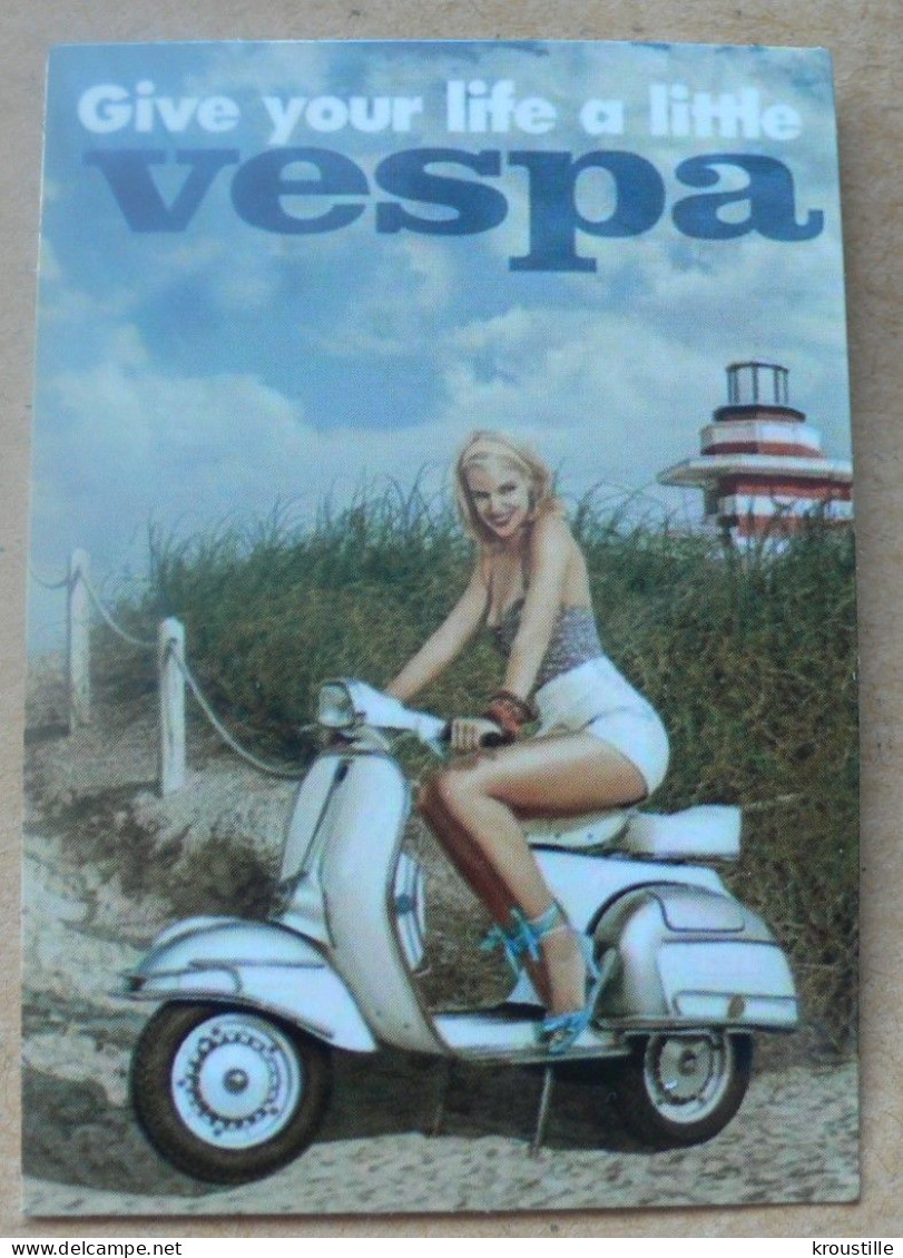 THEME PIN-UP / SEXY : AUTOCOLLANT FEMME AVEC VESPA - Stickers