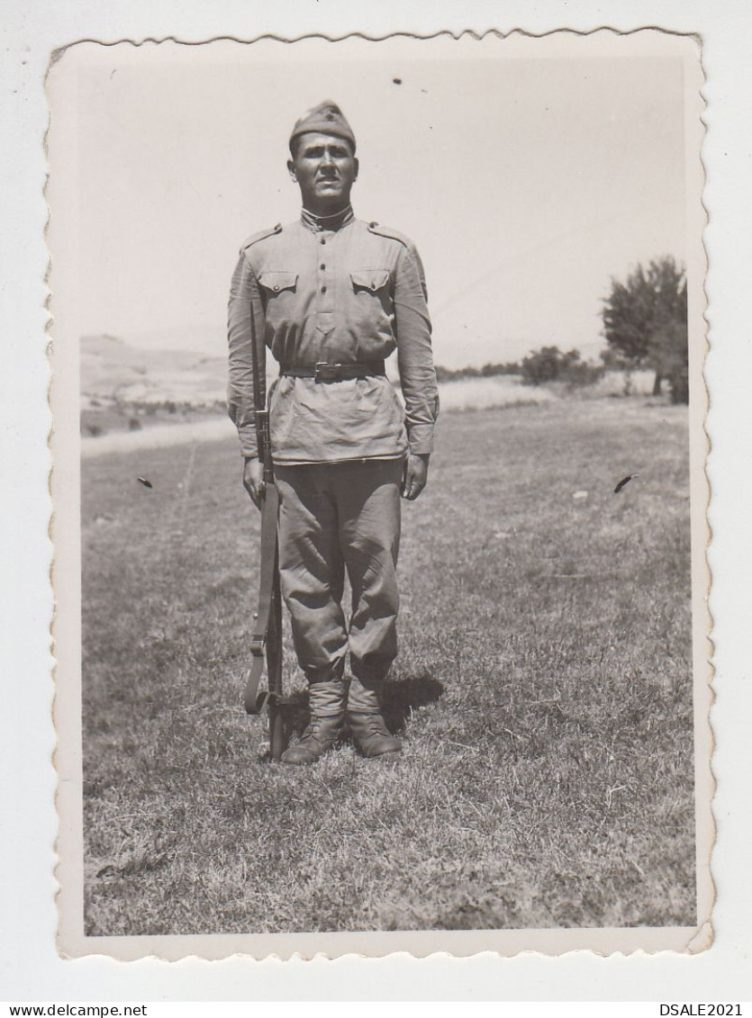 Ww2 Bulgaria Bulgarian Military Soldier With Uniform And Rifle, Field Military Orig Photo 6x8.3cm. (20058) - War, Military