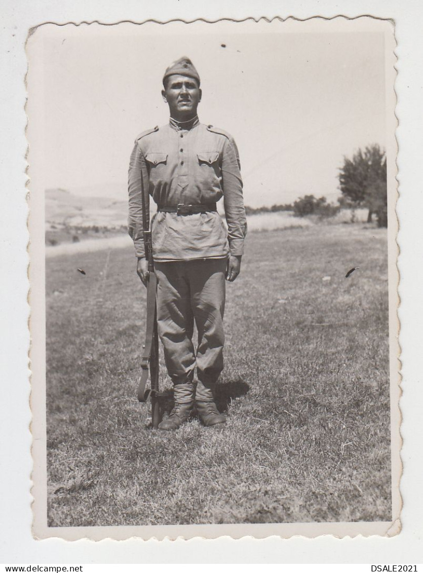 Ww2 Bulgaria Bulgarian Military Soldier With Uniform And Rifle, Field Military Orig Photo 6x8.3cm. (20058) - Krieg, Militär