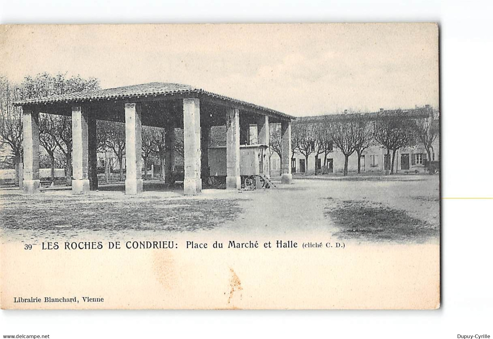 LES ROCHES DE CONDRIEU - Place Du Marché Et Halle - Très Bon état - Other & Unclassified