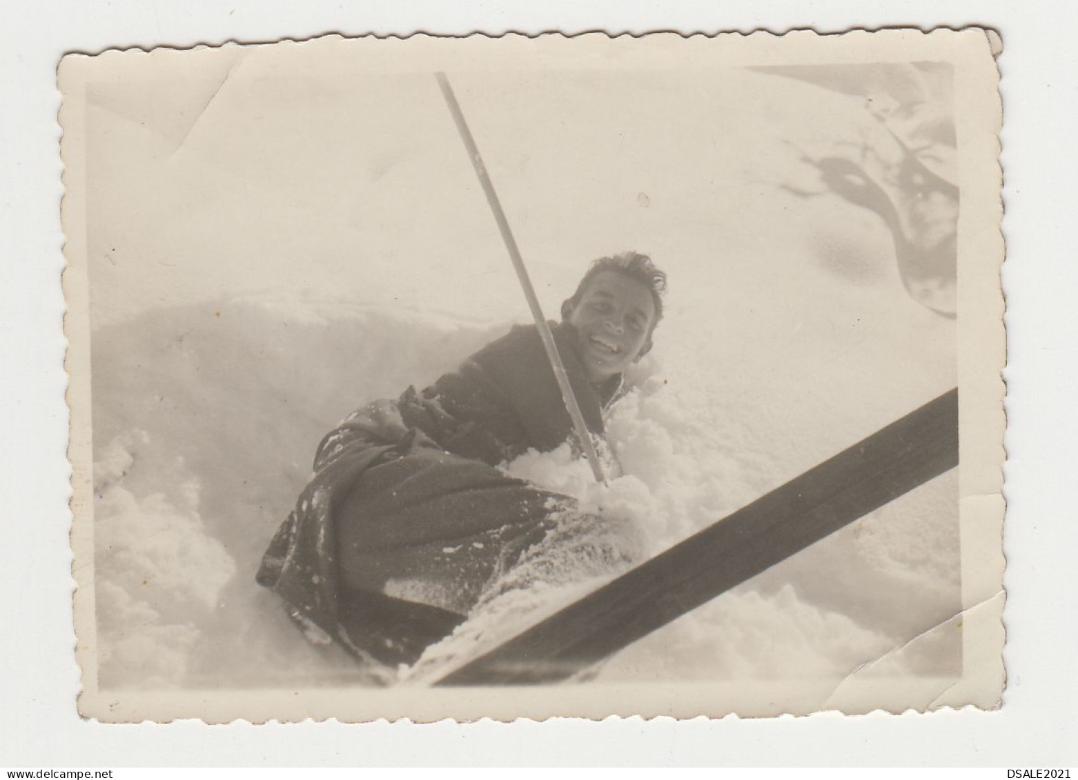 Handsome Young Man, Funny Scene In Big Snow, Vintage Orig Photo 8.6x6.3cm. (26903) - Personnes Anonymes