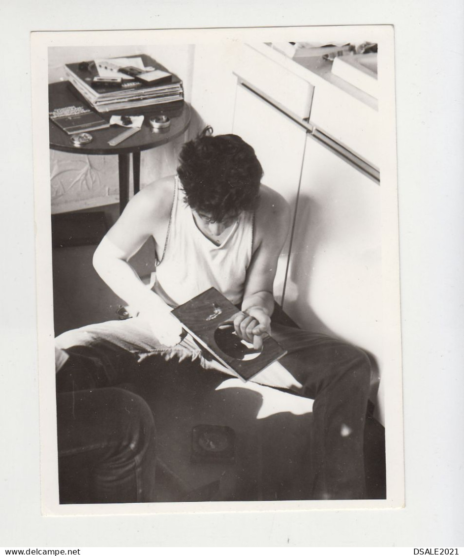 Young Man Working, Scene, Room Interior, Vintage Orig Photo 8.8x11.7cm. (26870) - Anonymous Persons