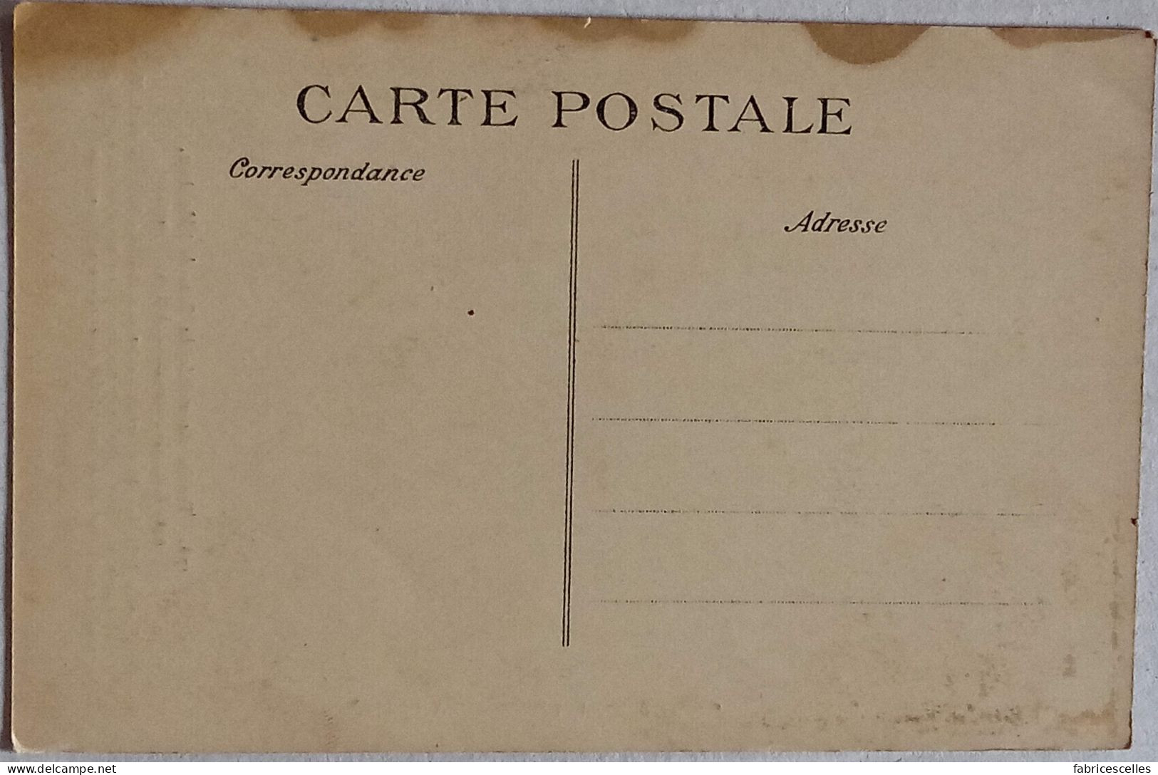 CPA NON Circulée ,  Sillé-le-Guillaume (Sarthe) - Tombe De Mobile Du Bois De L'hôpital  (64) - Sille Le Guillaume